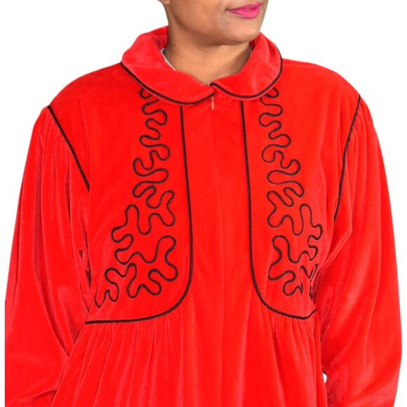 Vintage Bill Tice Robe Red Velour Housecoat Velvet Loungewear Caftan Size Medium - Picture 4 of 16
